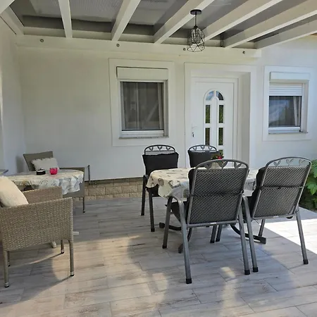 Max - Biro Tours Nr 46 Apartmán Vonyarcvashegy